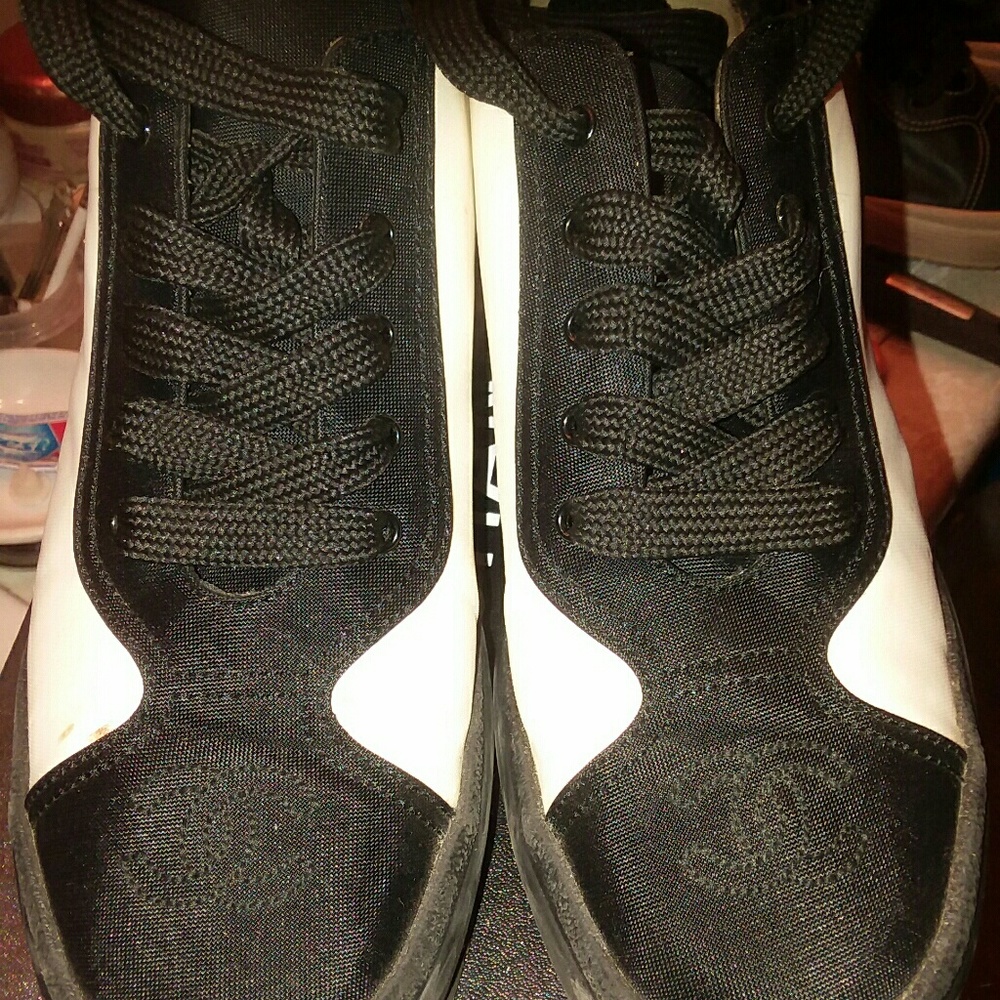 Vintage Chanel sneakers sz8